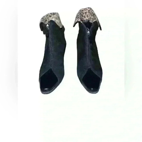 Prevata Booties Women's Size 8 Black With Leopard Design On Top Of The B… - Picture 2 of 6
